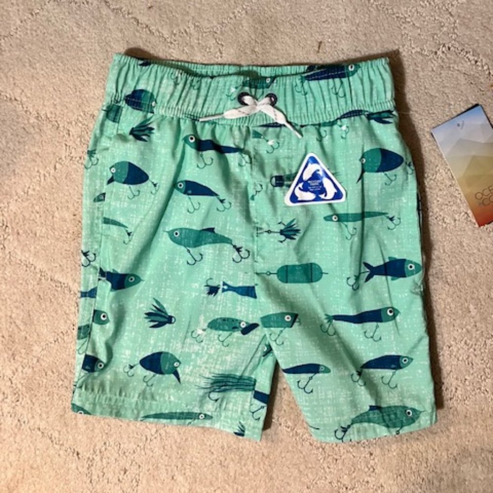 NWT!  OCEAN +COAST Boys Size 5 Swim Trunks -  Aqua Color Fish Print